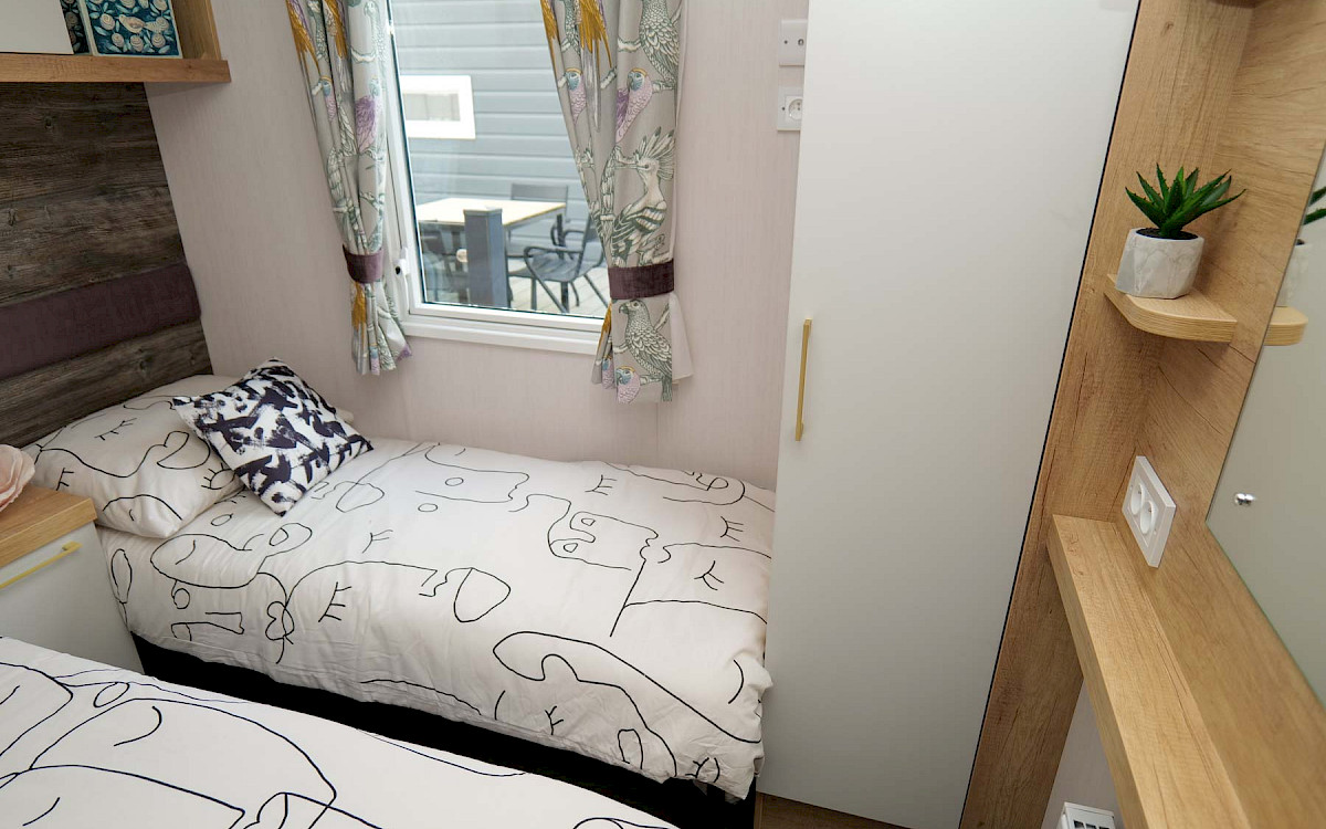 CASA MÓVIL SWIFT BURDEOS (11 X 3,7 M)