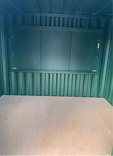 CONTENEDOR DE ENVIO DE 10 PIES CONVERTIDO BAR / CAFETETRIA