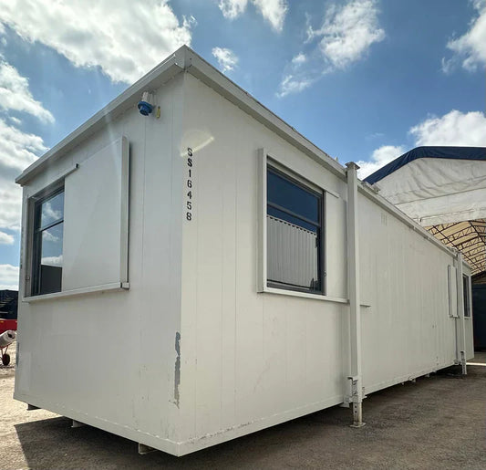 CONTENEDOR DE OFICINA DE 9,7 x 3M