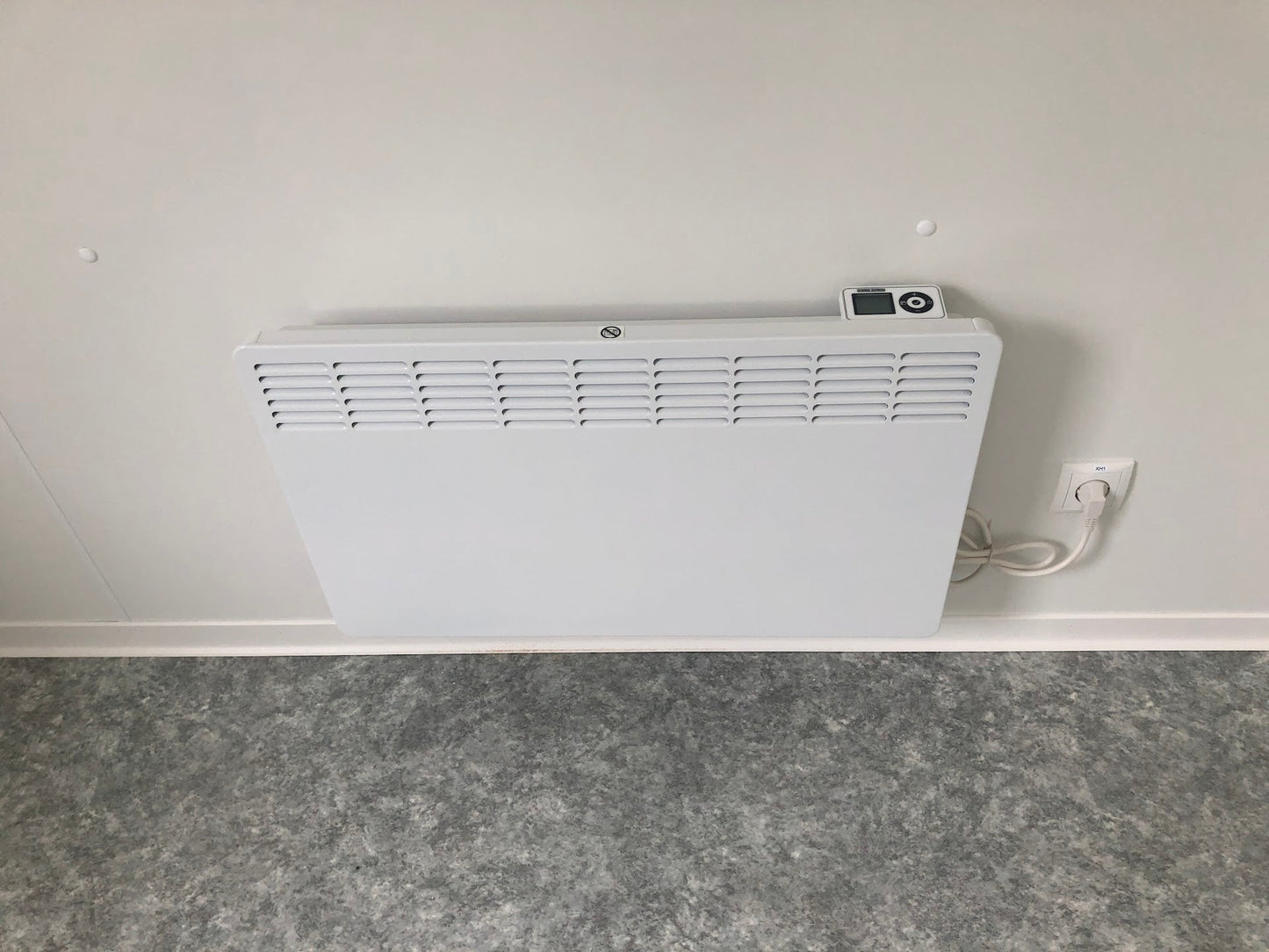 CONTENEDOR DE OFICINA 6 X 3 M CON DOS VENTANAS LATÉRALES