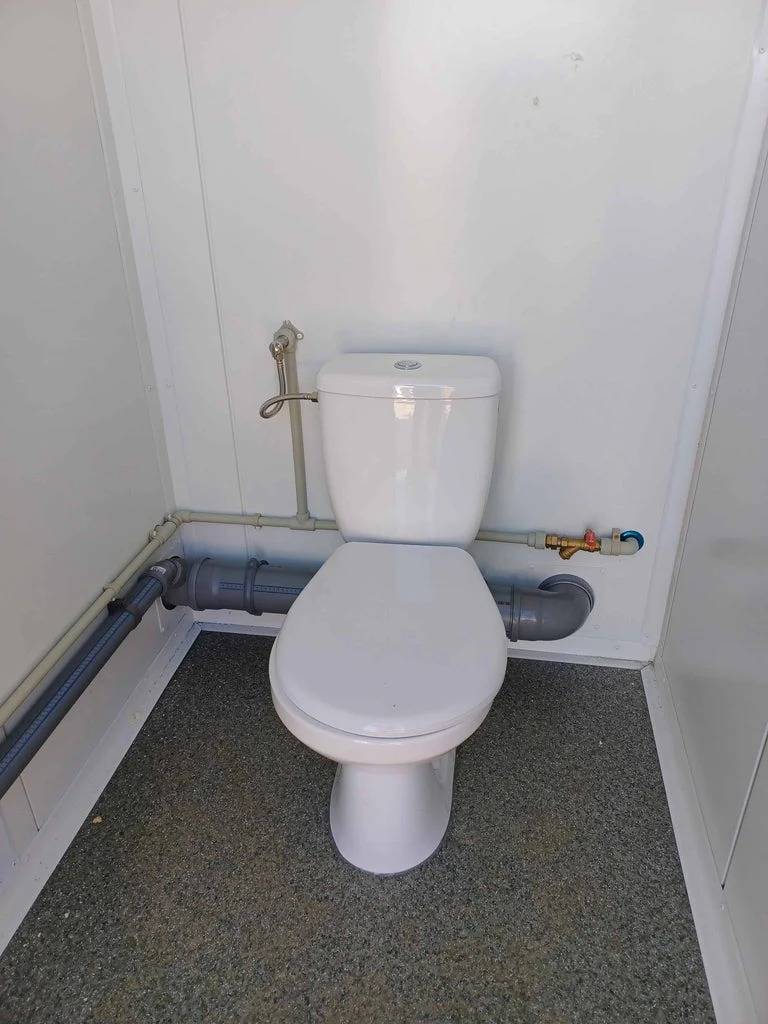 CONTENEDOR SANITARIO DOBLE DE 2 CABINAS