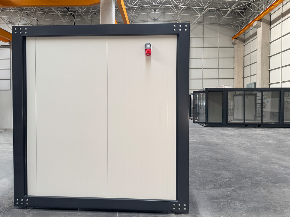 CONTENEDOR DE OFICINA MODELO FALCÓN ( 240X600 )