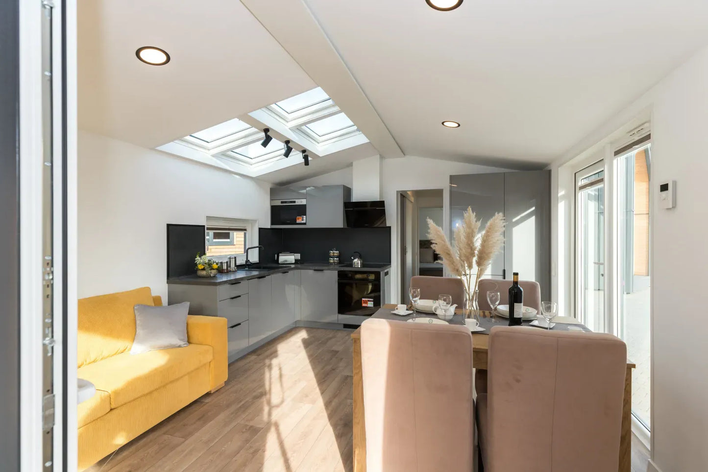 CASA MÓVIL CAPRI LUXURIOR (12,5 X 4,2 M)