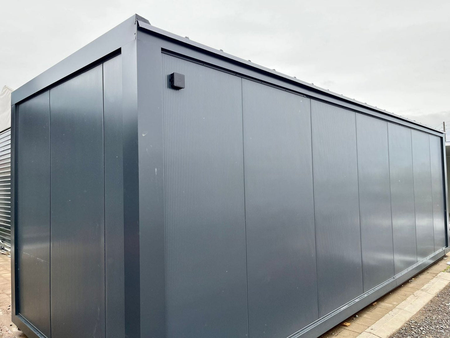 CONTENEDOR DE OFICINA 8X3MT