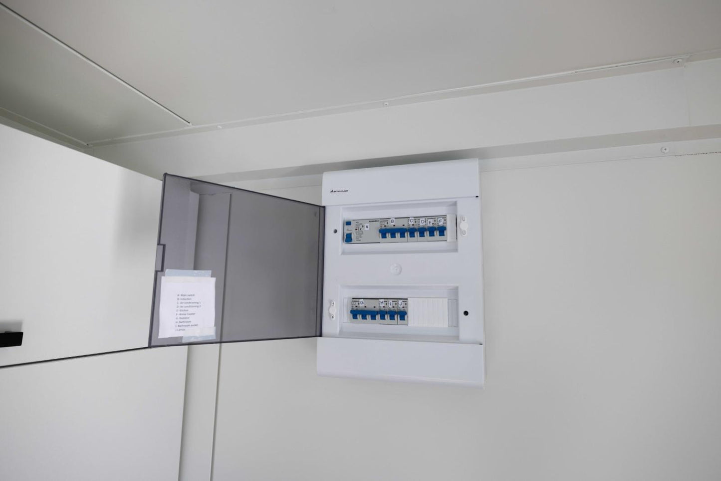 MÓDULO HABITABLE 8X3