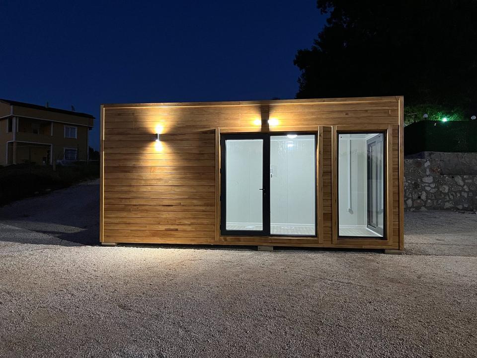 CONTENEDOR DE OFICINA 240 X 600 LUZ DE LUNA