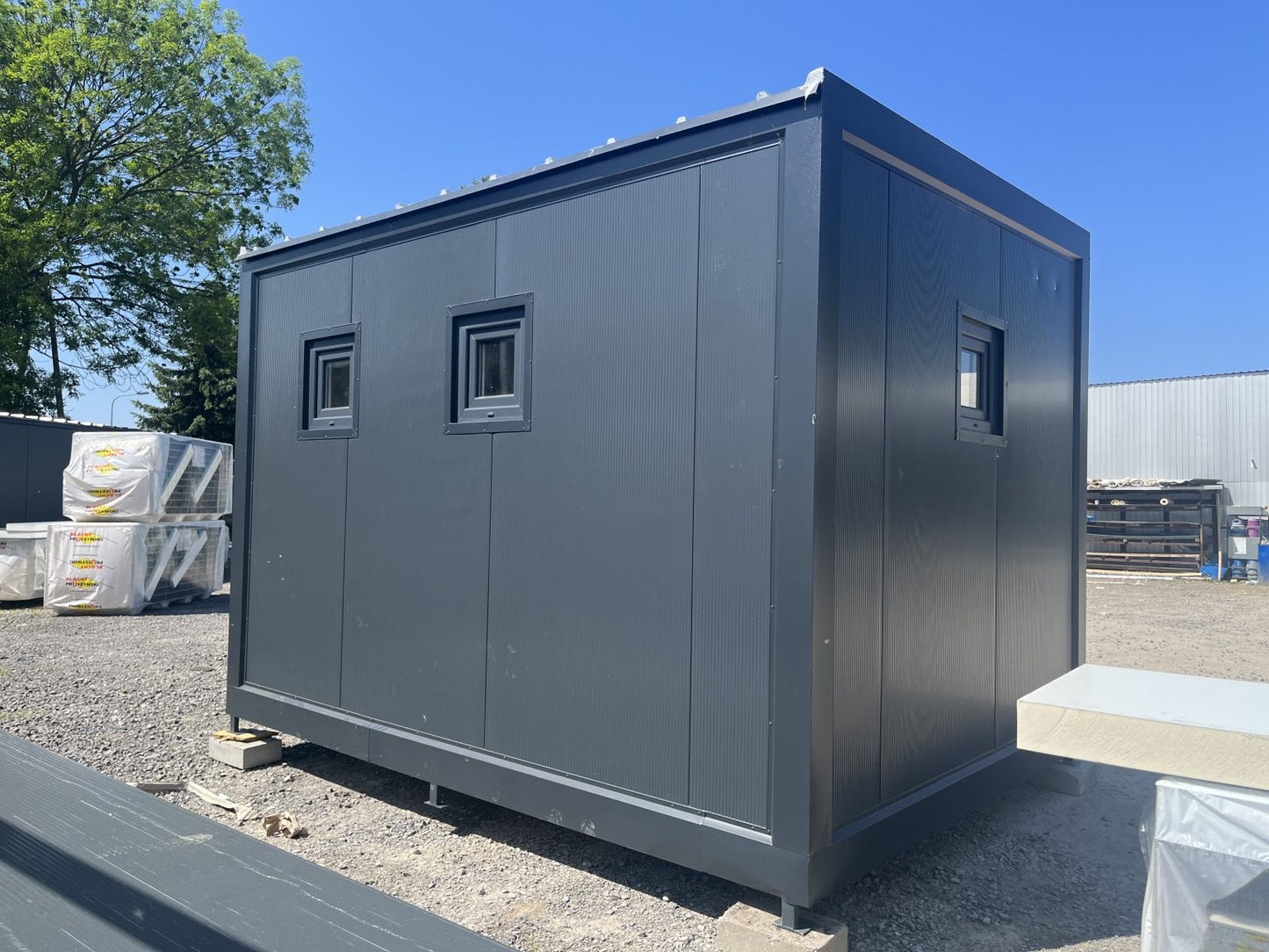 CONTENEDOR SANITARIO-2 URINARIOS-2 INODOROS-2 LAVABOS-DUCHA CON CALDERA (4X3X2,9M)