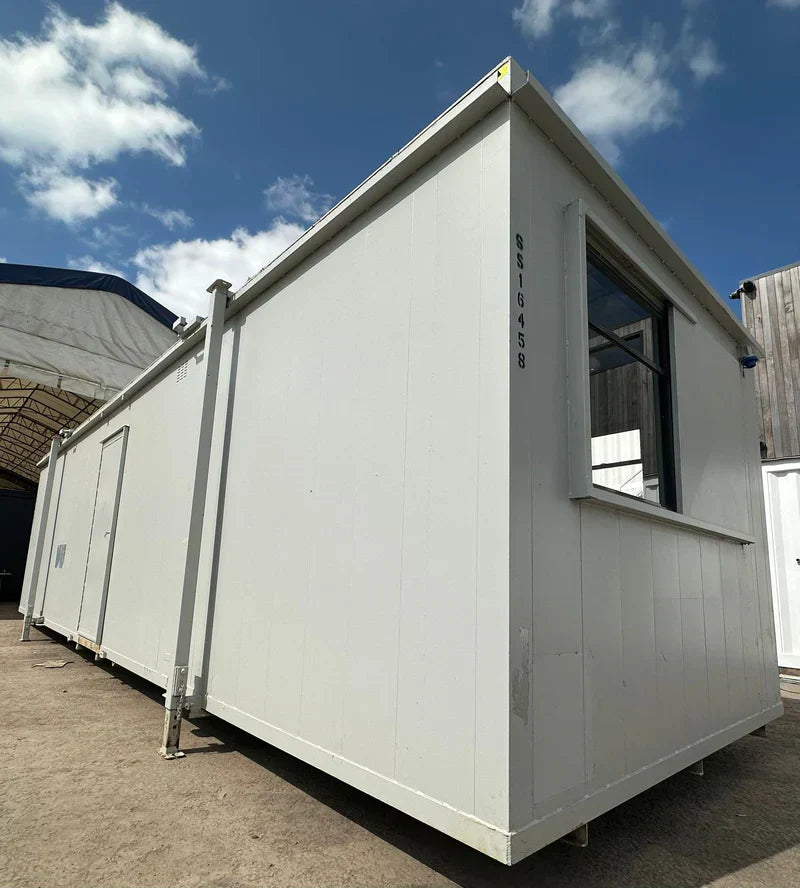 CONTENEDOR DE OFICINA DE 9,7 x 3M