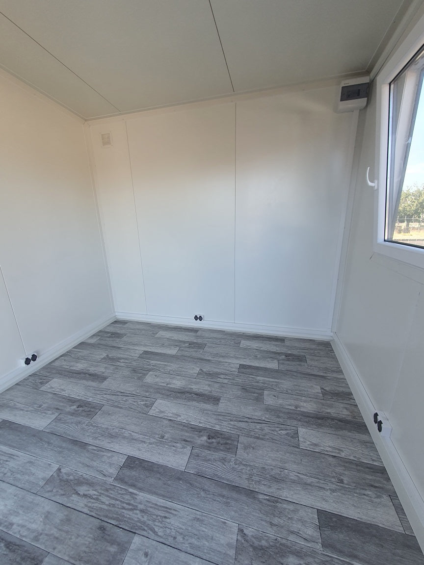 CONTENEDOR DE OFICINA 3,0 X 2,5 M