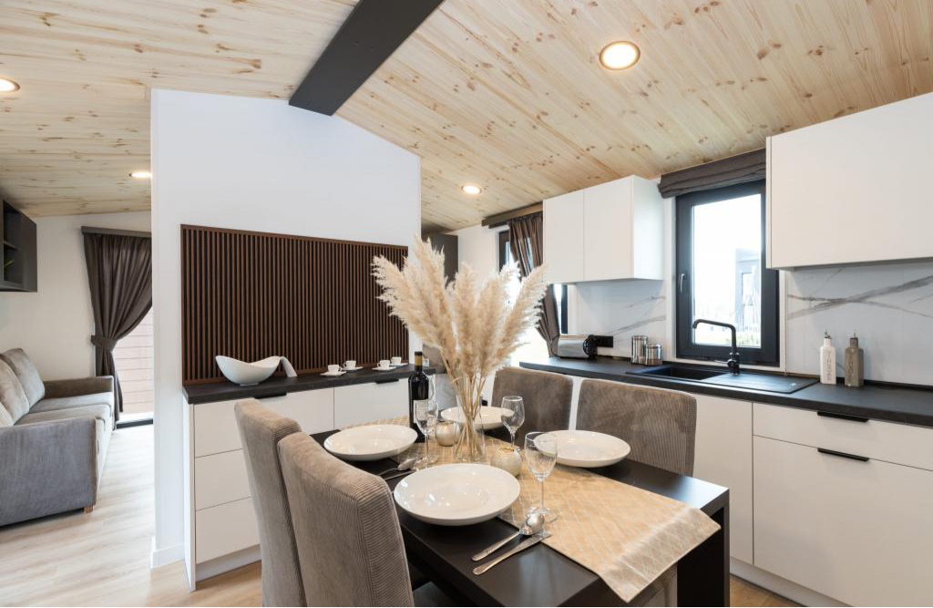 CASA MÓVIL MALDIVAS LODGE (15.125 x 6 m)