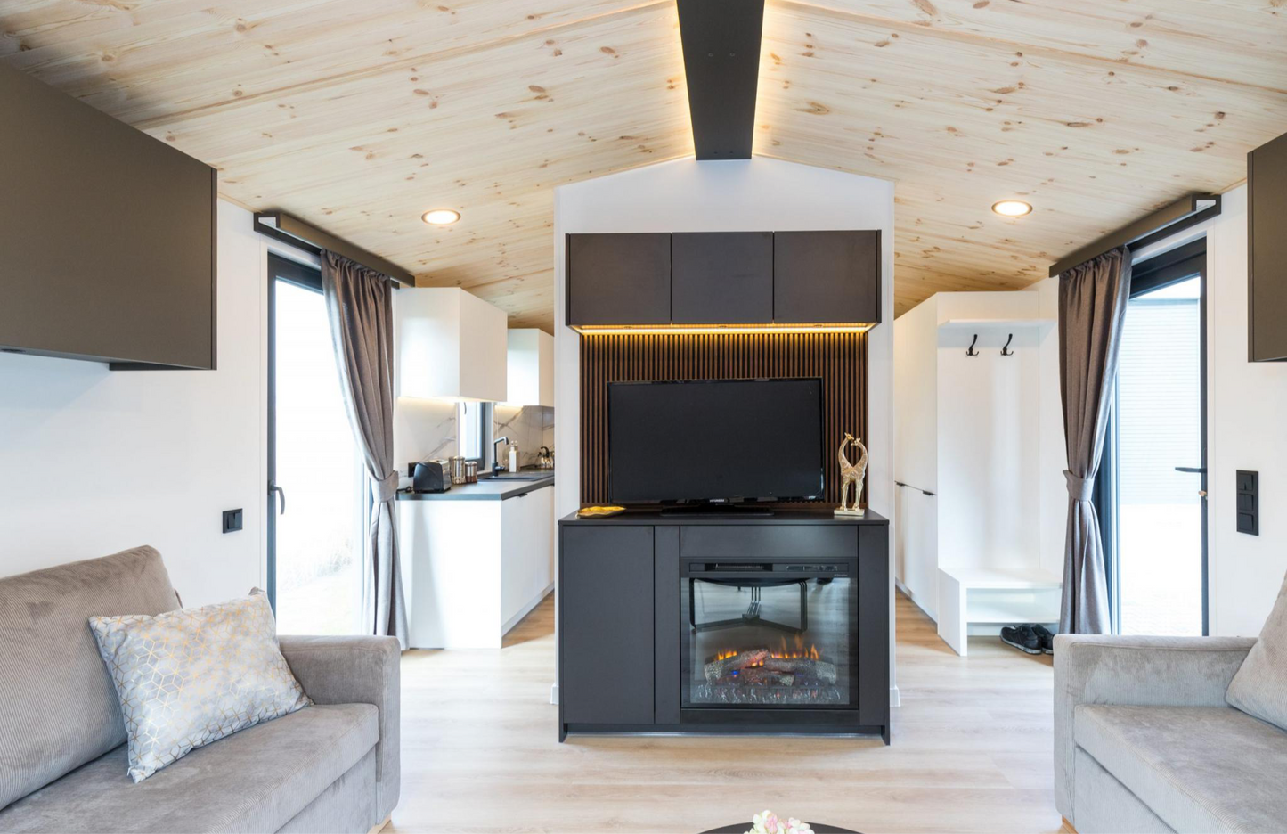 CASA MÓVIL MALDIVAS LODGE (15.125 x 6 m)