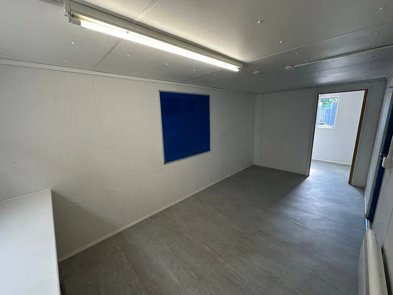 CONTENEDOR DE OFICINA 7,3 X 2,7 M