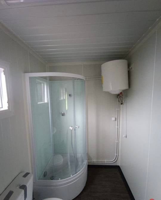 CONTENEDOR DE OFICINA CON BAÑO 6x3M