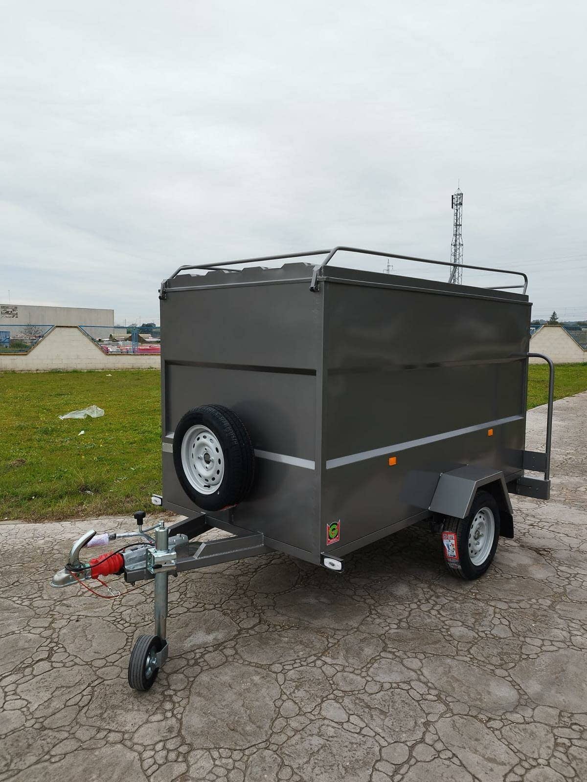 Remolque Caja Cerrada 1 Eje 2500X1300X1300