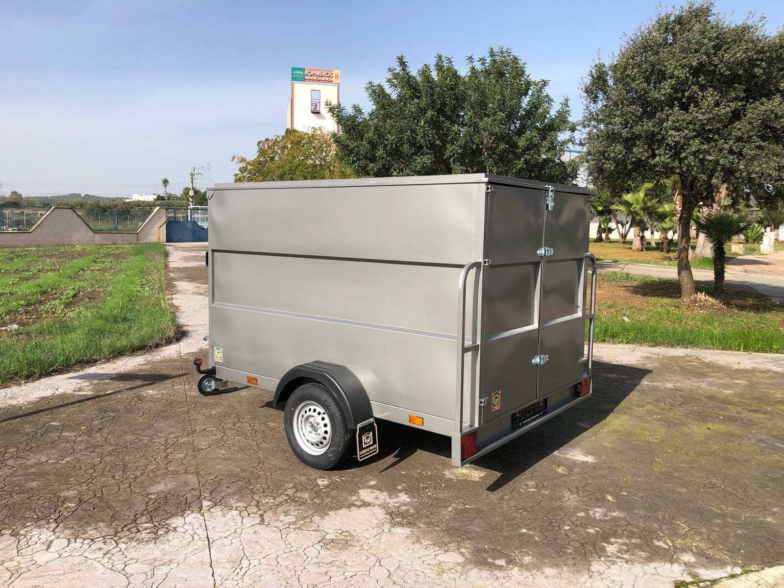 Remolque Caja Cerrada 1 Eje 2500X1300X1300