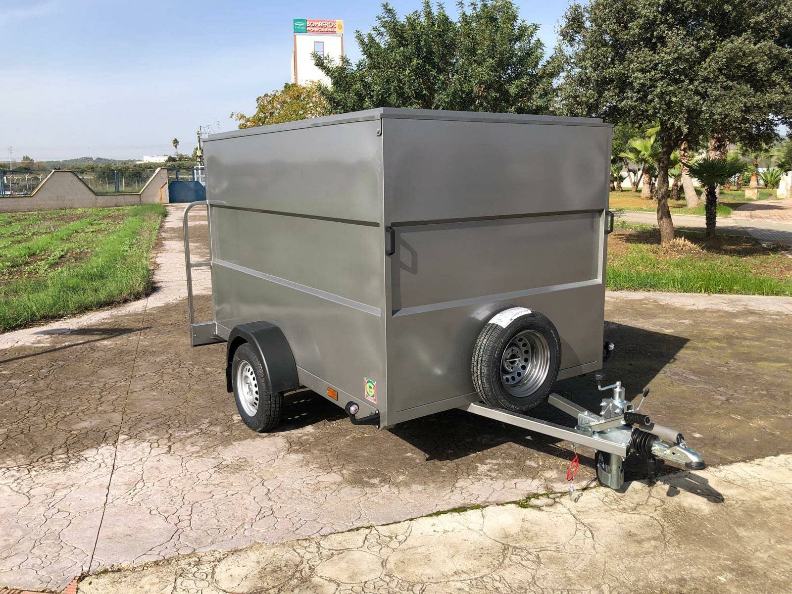 Remolque Caja Cerrada 1 Eje 2500X1300X1300