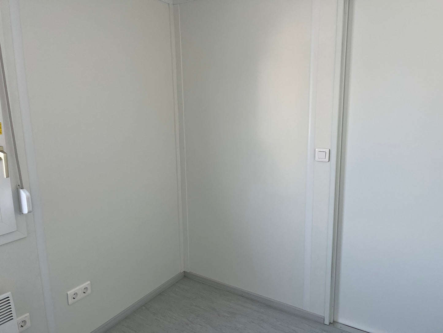 CONTENEDOR DE OFICINA 3 X 2,5 M