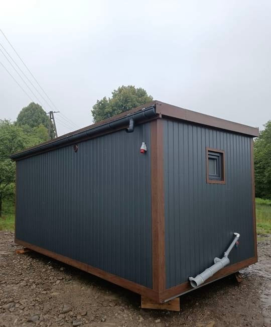 CONTENEDOR DE OFICINA CON BAÑO 6x3M