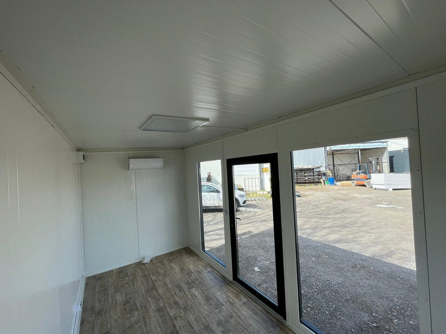 CONTENEDOR DE OFICINA 5 X 2,5 M