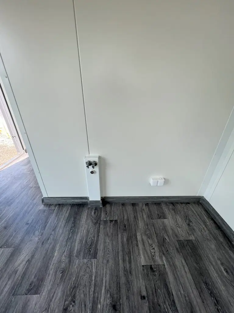 MÓDULO HABITABLE DE 21M2 (7X3M)