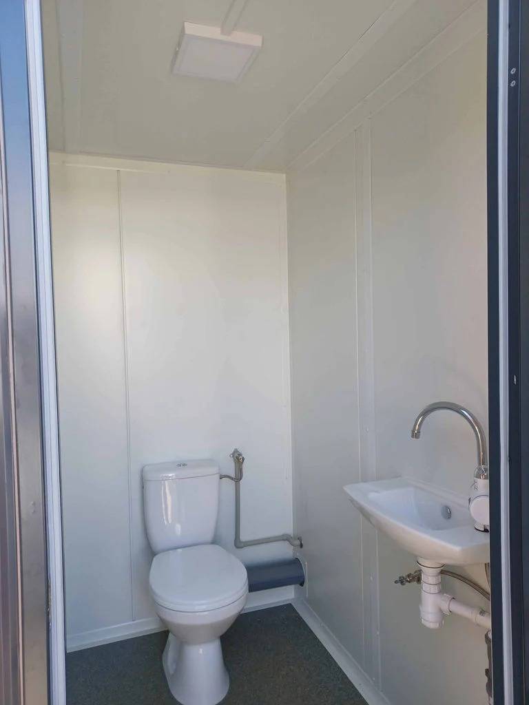 CONTENEDOR SANITARIO DOBLE DE 2 CABINAS