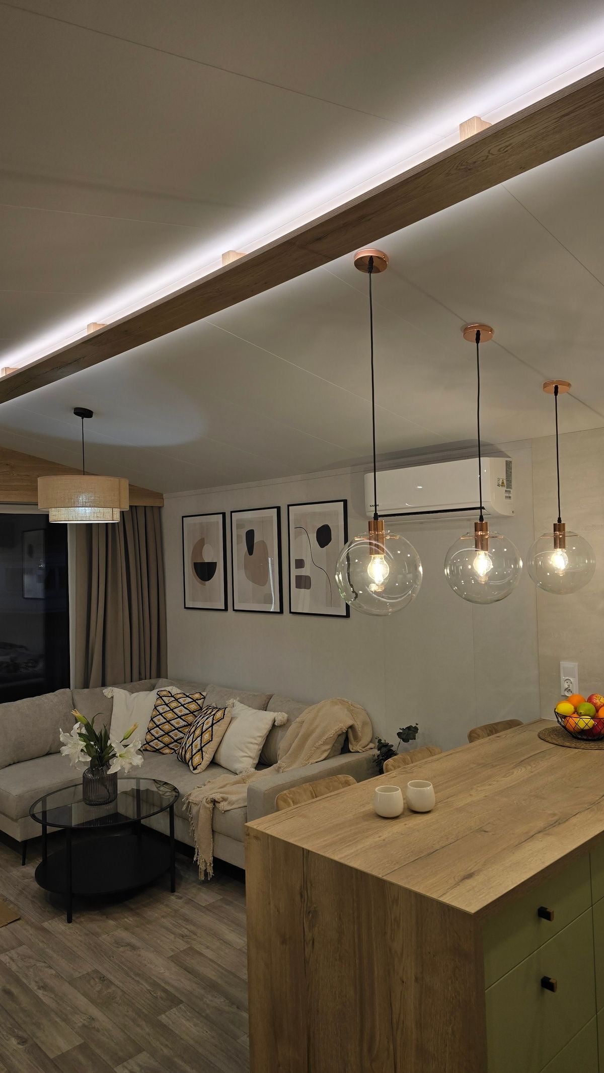 CASA BERYL SHADOW TURNER CHÊNE MALT 14M X 4,13 M