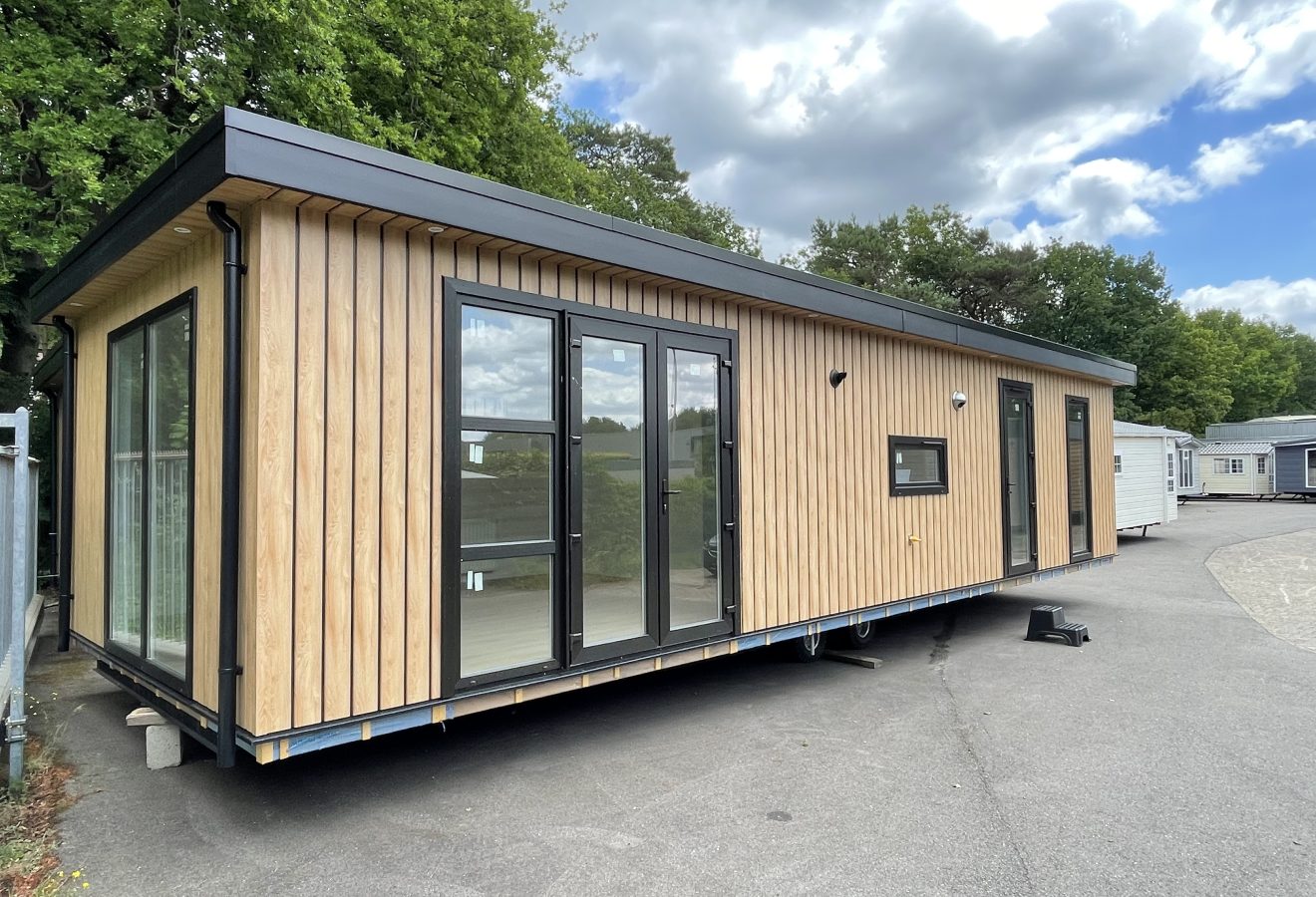 CASA MÓVIL IONA CHALET 2 DORMITORIOS (12,5 X 4,4 M)