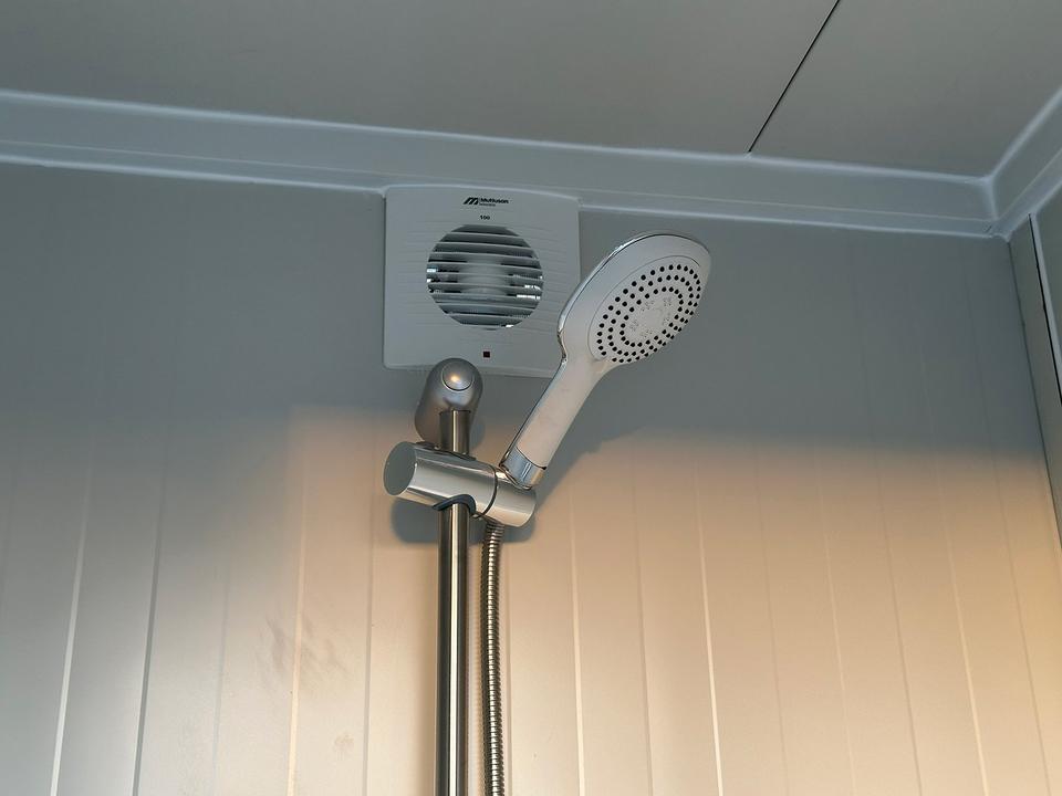 CONTENEDOR SANITARIO DOS DUCHA (220X120M) NUEVO