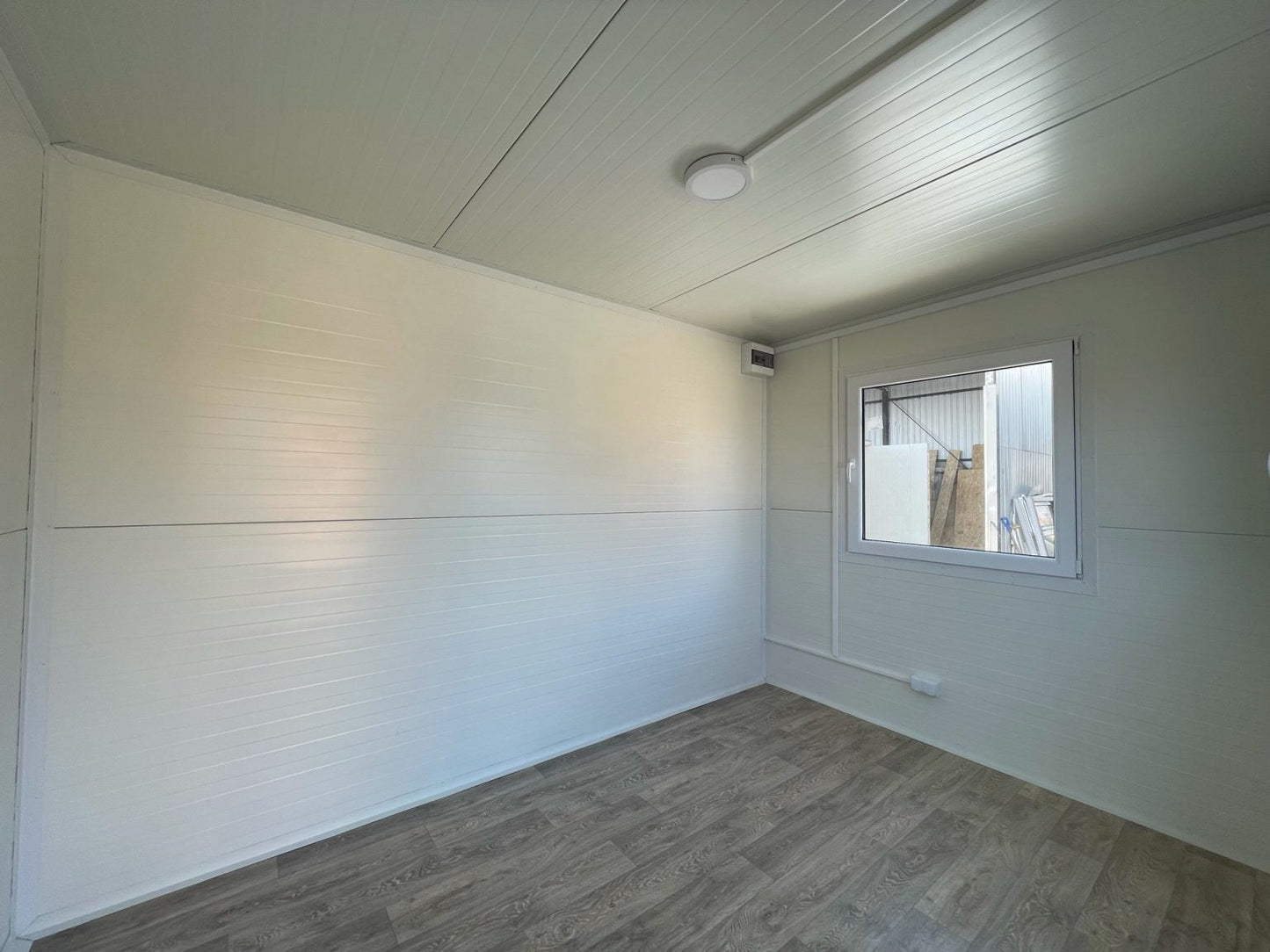 CONTENEDOR DE OFICINA 3,6 X 2,5 M