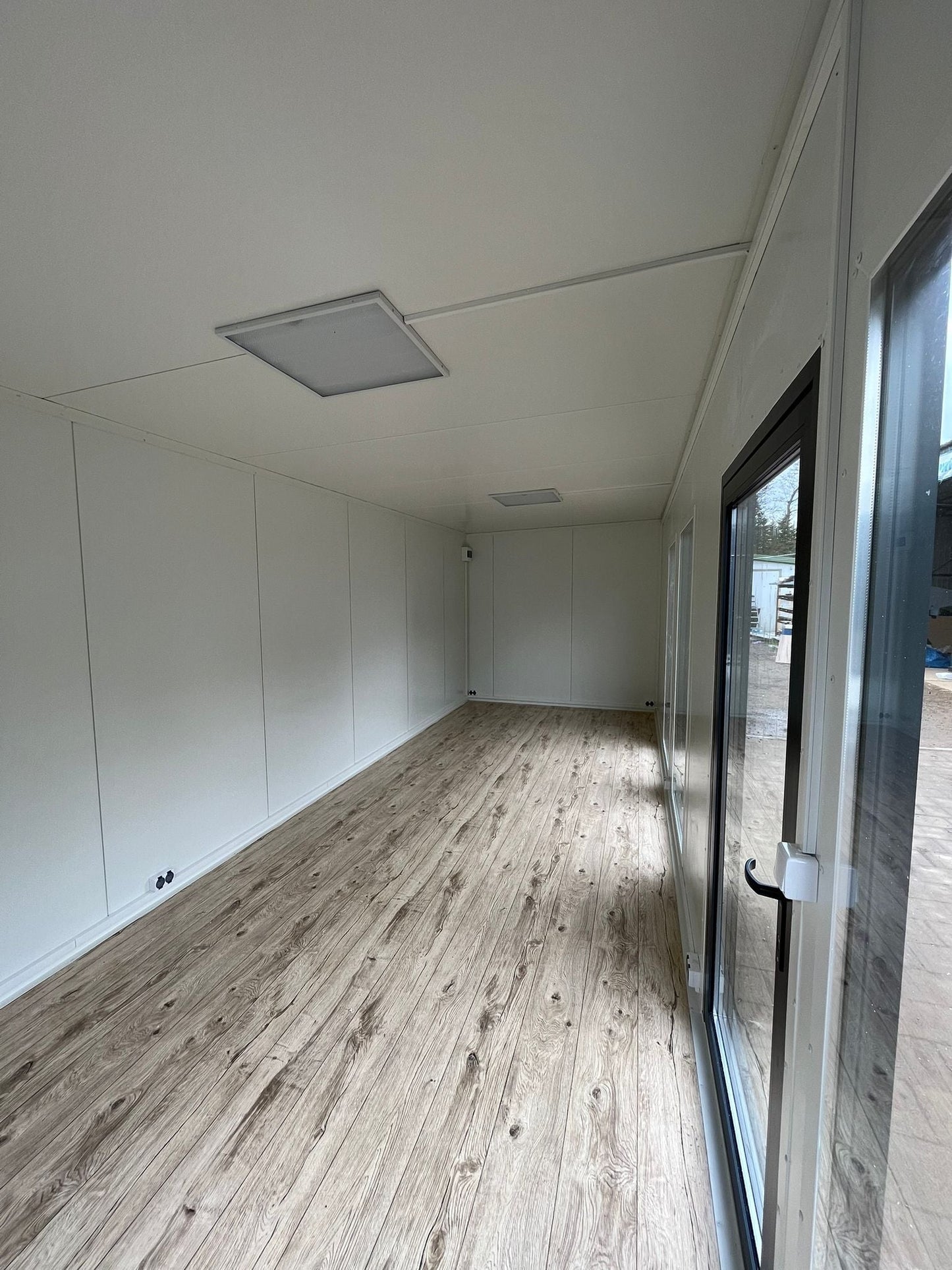 CONTENEDOR DE OFICINA 8X3MT