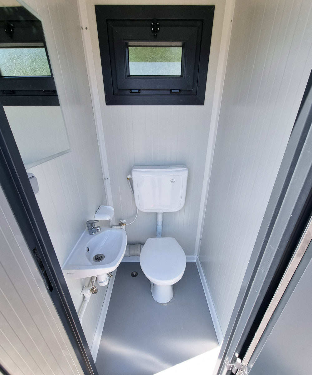 CONTENEDOR SANITARIO WC - URINARIO- CON DOBLE CABINA PARA (HOMBRE Y MUJER) 240X120M