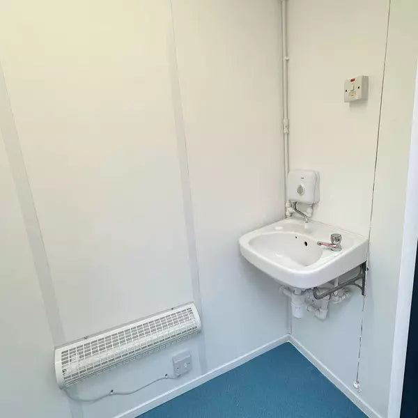 BLOQUE DE SANITARIOS 3+1 4,8 X 2,7M