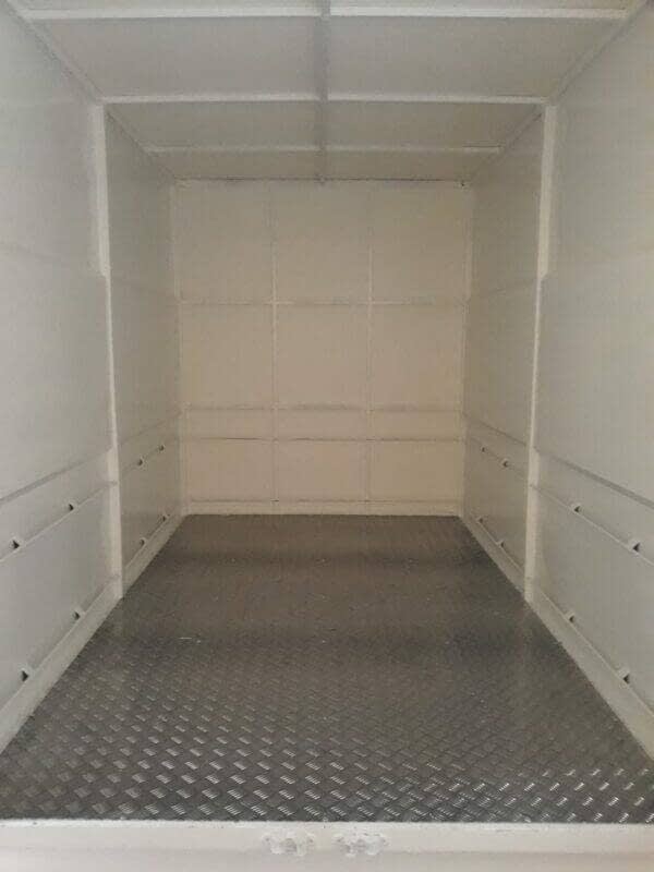 Remolque Cerrado Chapa y Poliéster