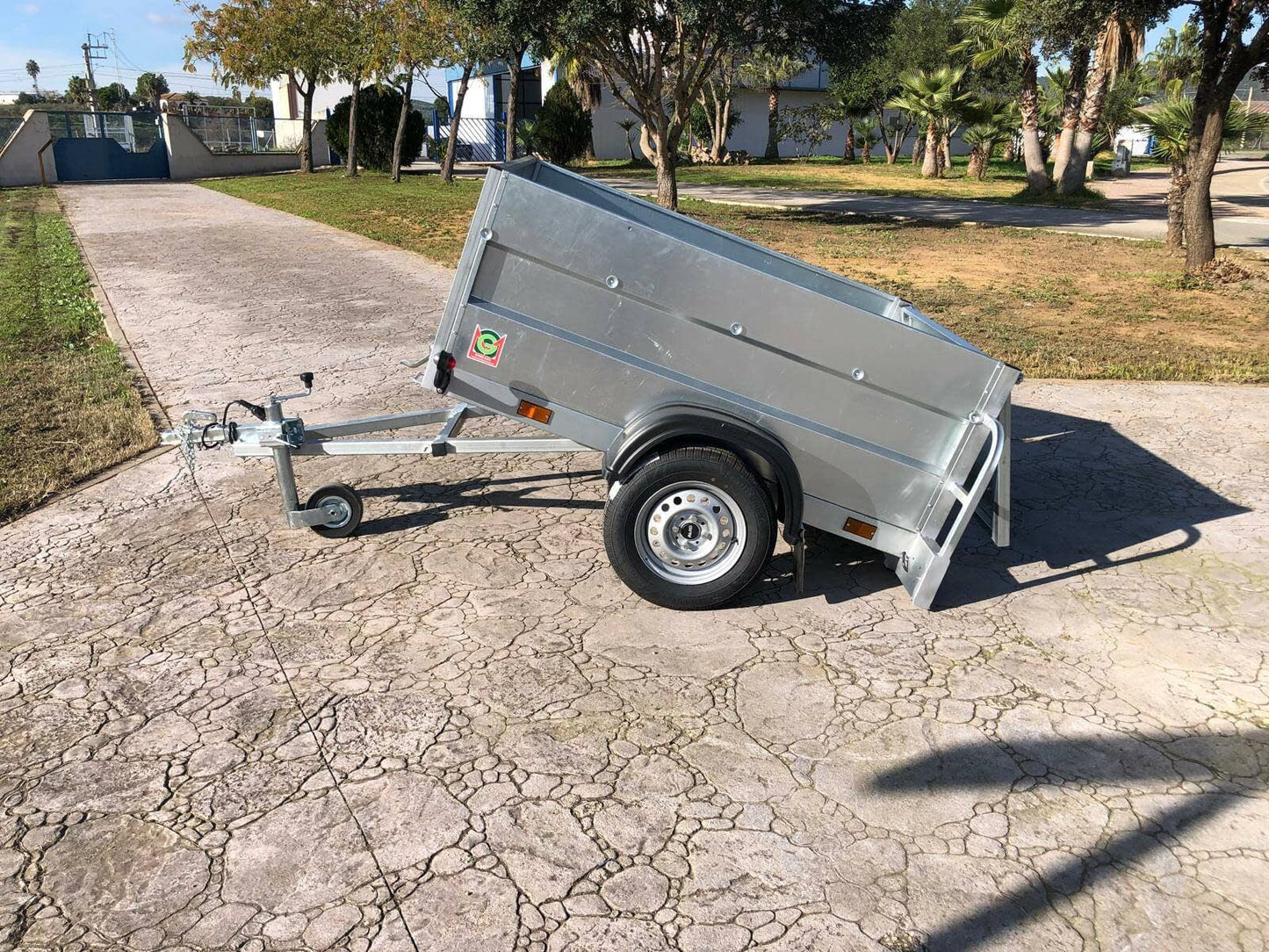 Remolque Basculante por Inercia