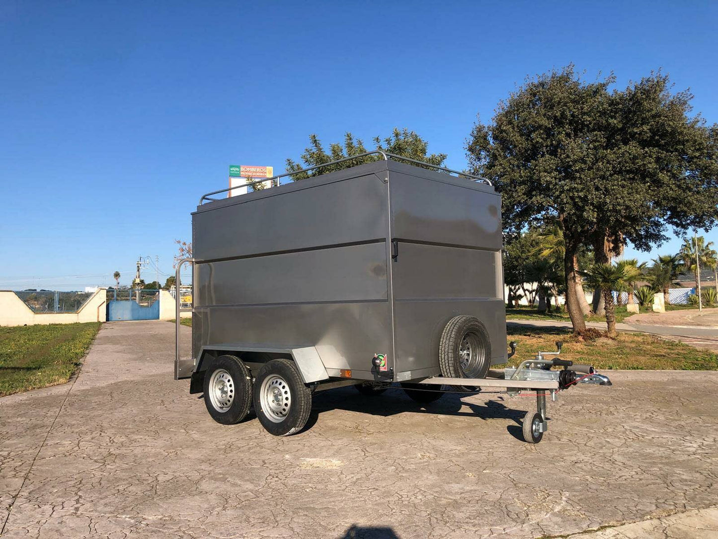 Remolque Caja Cerrada 2 Ejes 2500X1550X1450