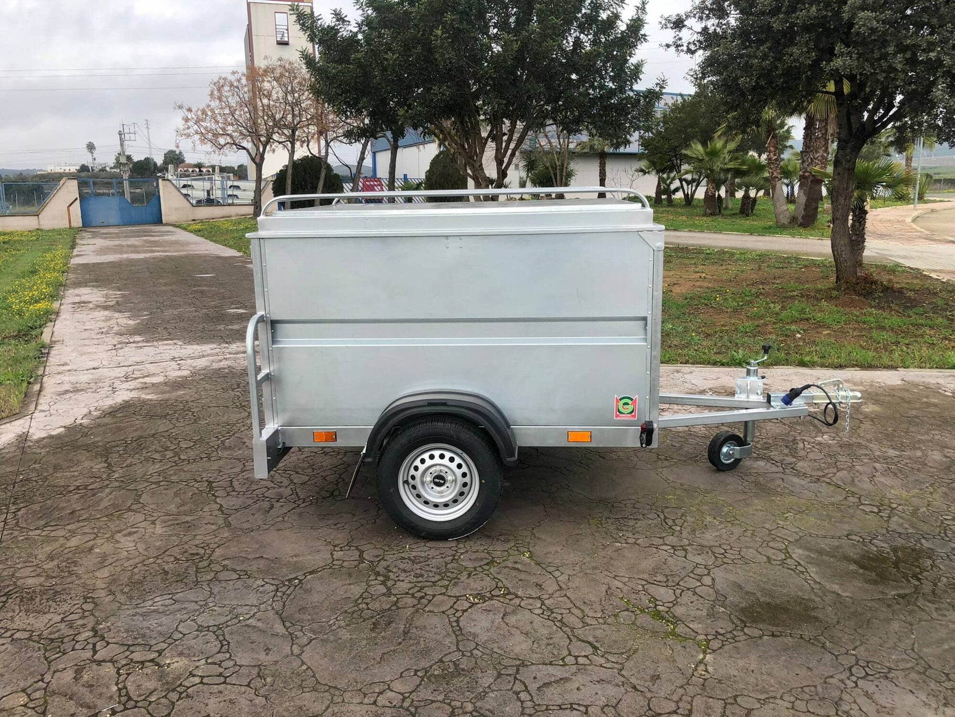 Remolque Caja Cerrada