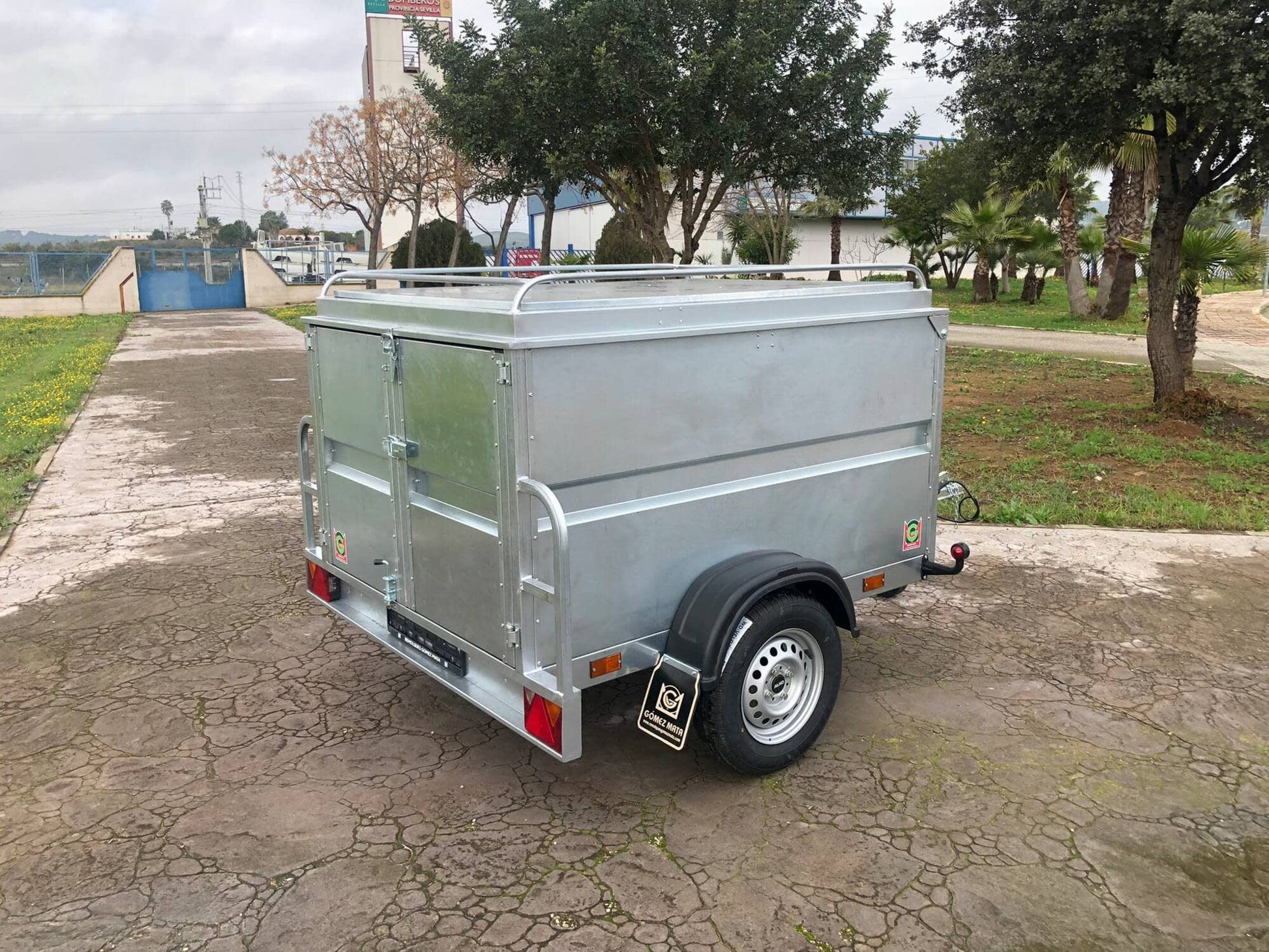 Remolque Caja Cerrada