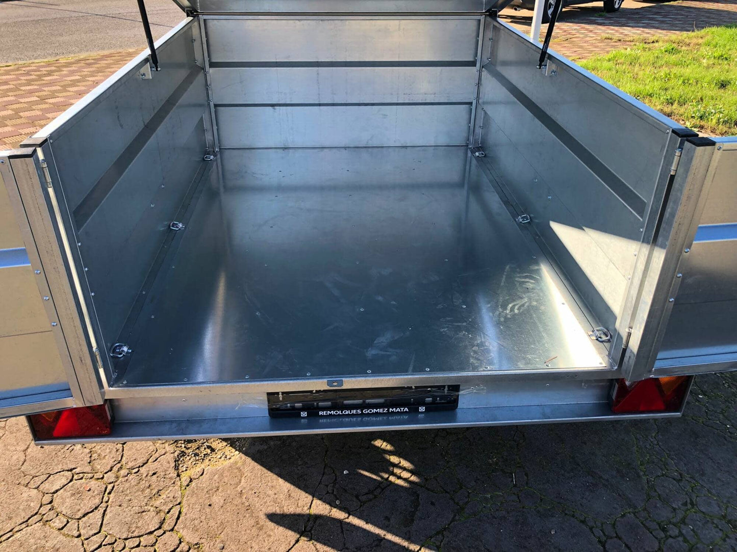 Remolque Caja Cerrada