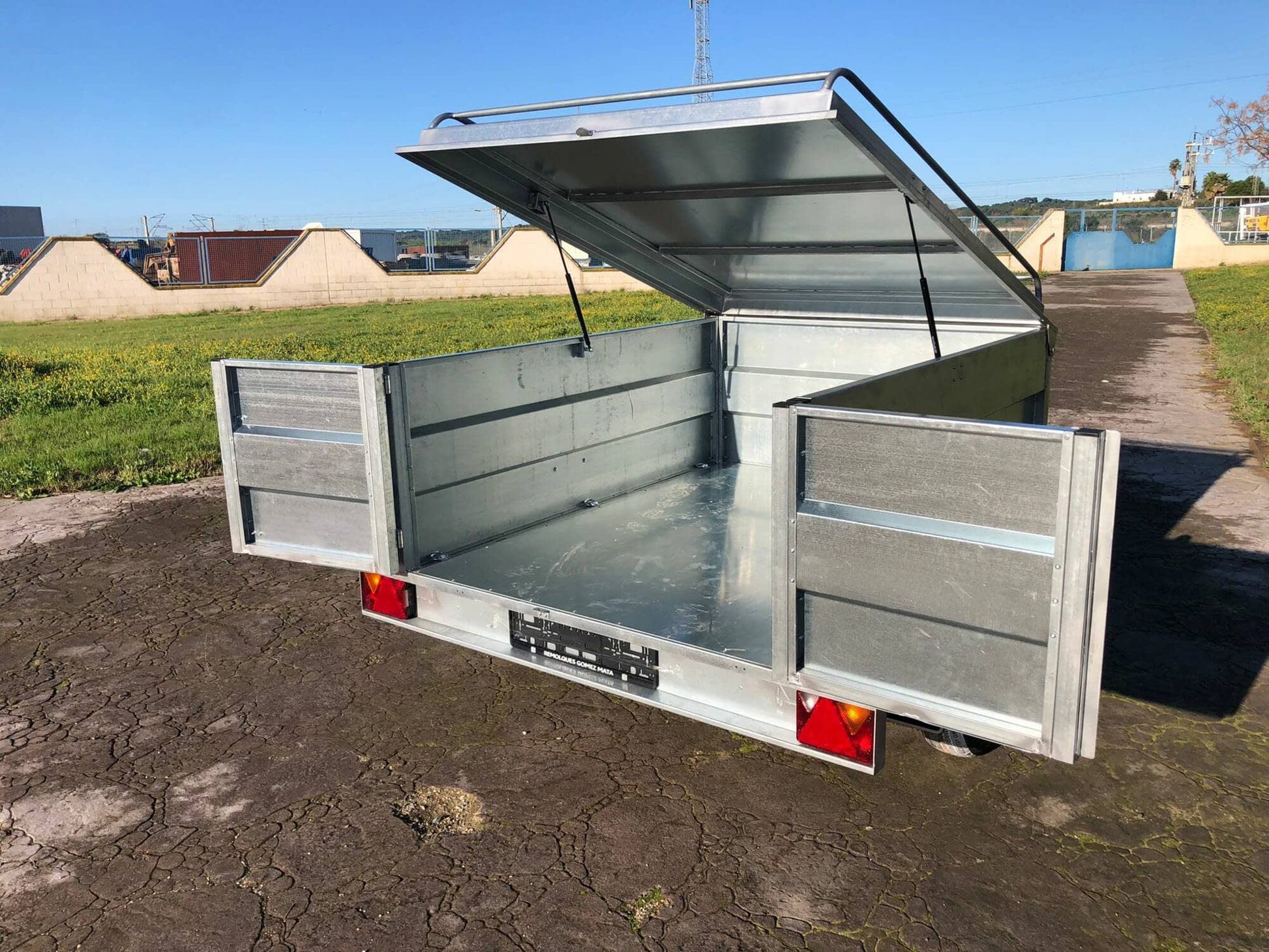 Remolque Caja Cerrada