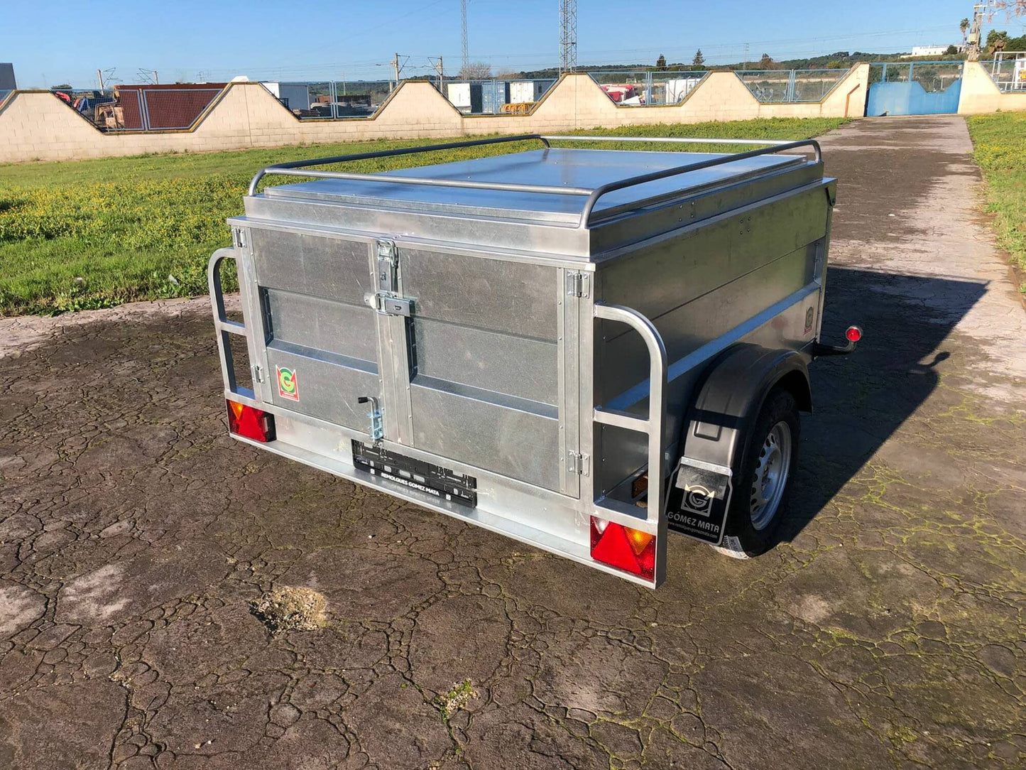 Remolque Caja Cerrada