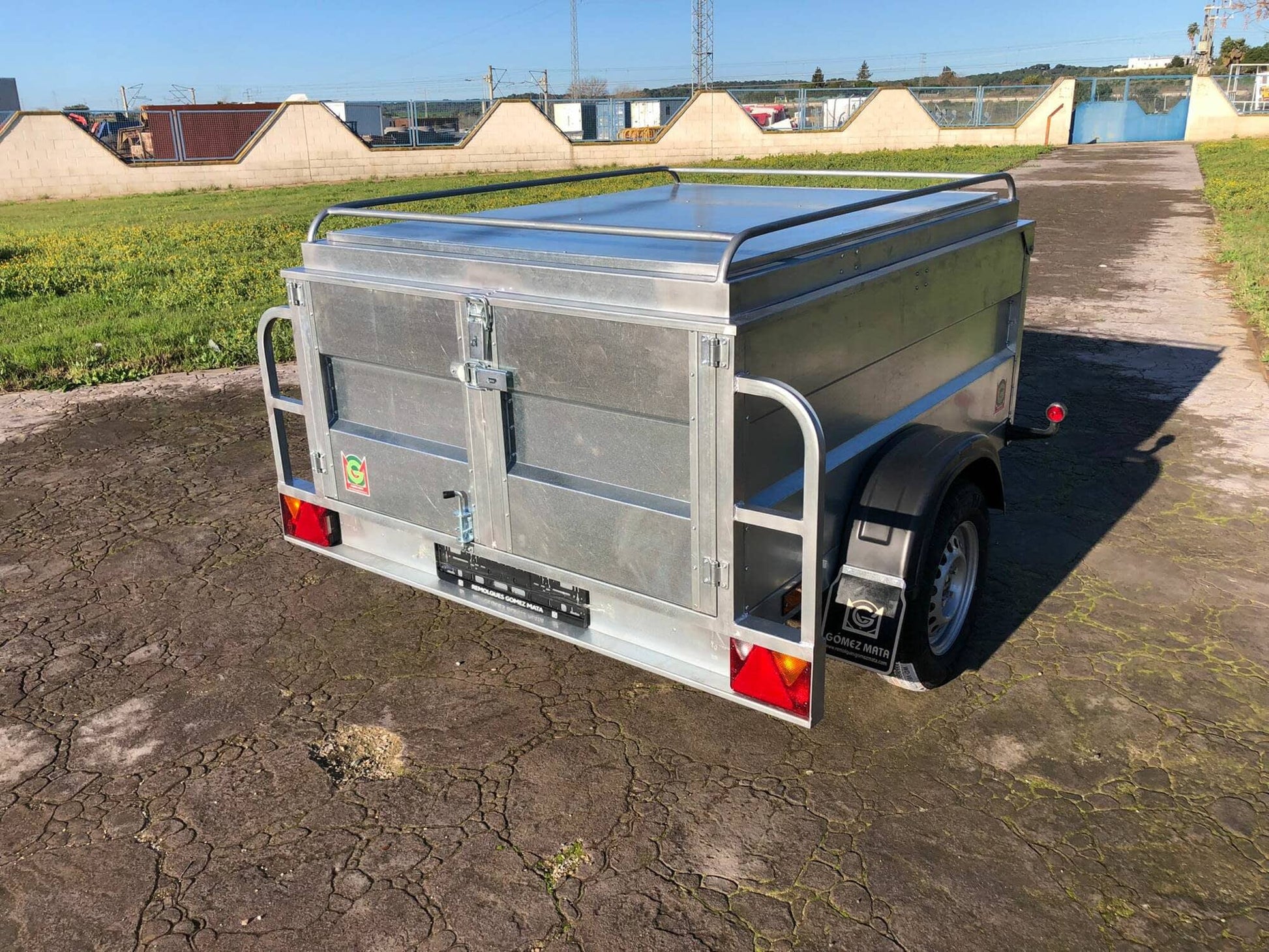 Remolque Caja Cerrada