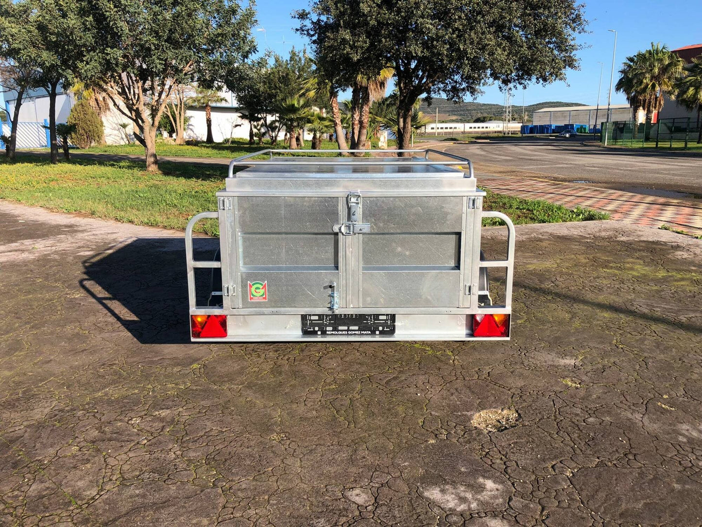 Remolque Caja Cerrada