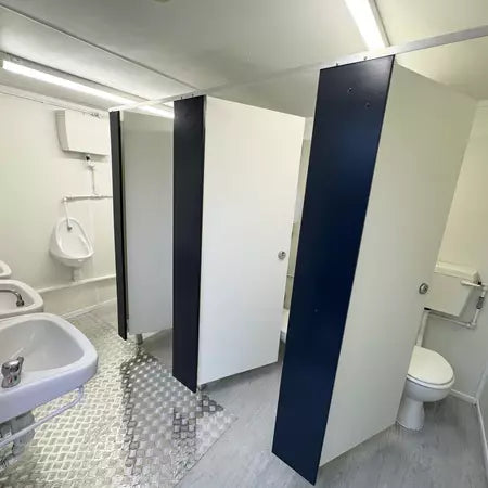 BLOQUE DE SANITARIOS 3+1 4,8 X 2,7M