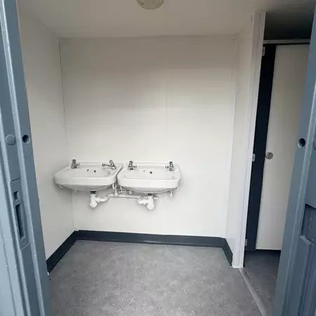 BLOQUE SANITARIO 3,6 x 2,7 m