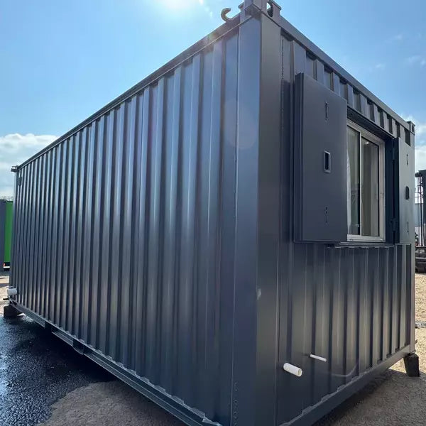 CONTENEDOR DE OFICINA 2,4 x 6,4 M CON BAÑO Y COCINA