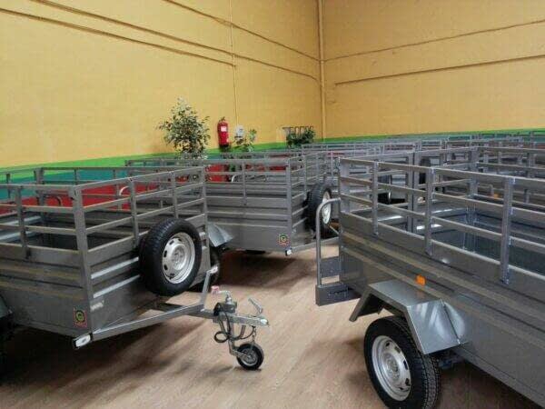 Remolque Caja Abierta 2000X1300X500+500 DE BARANDILLAS