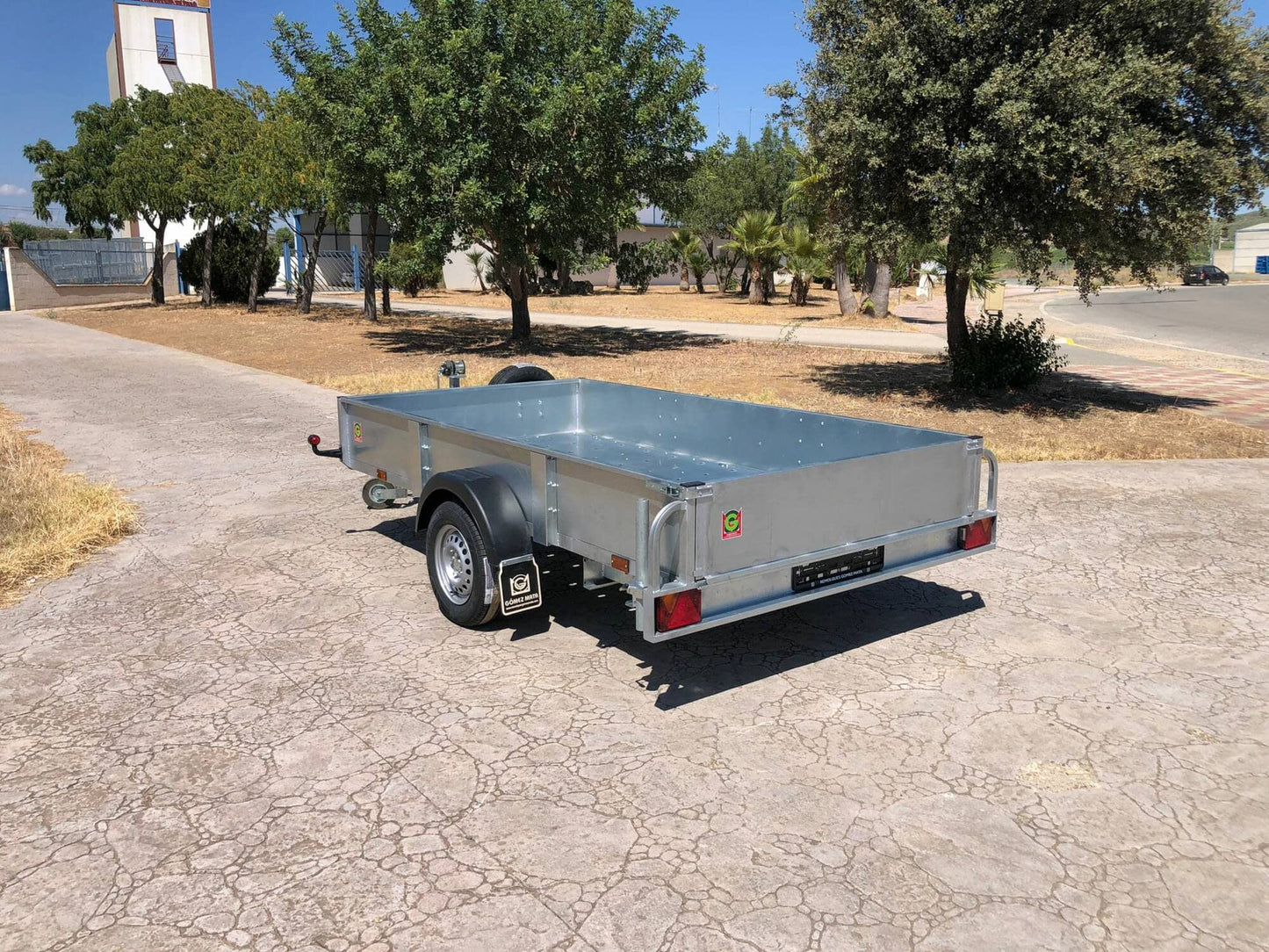 Remolque PLATAFORMA CON LATERALES Y RAMPAS