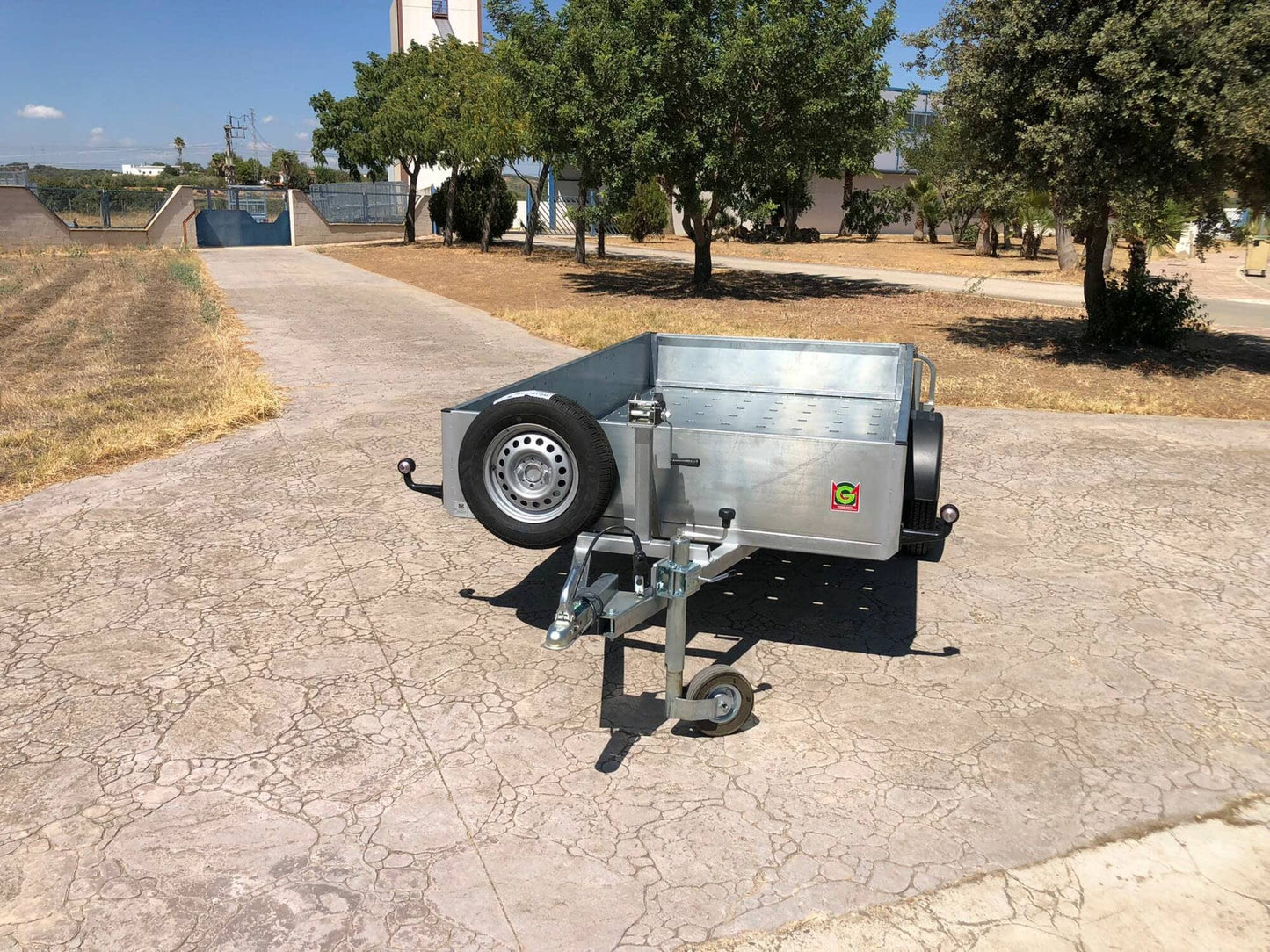 Remolque PLATAFORMA CON LATERALES Y RAMPAS