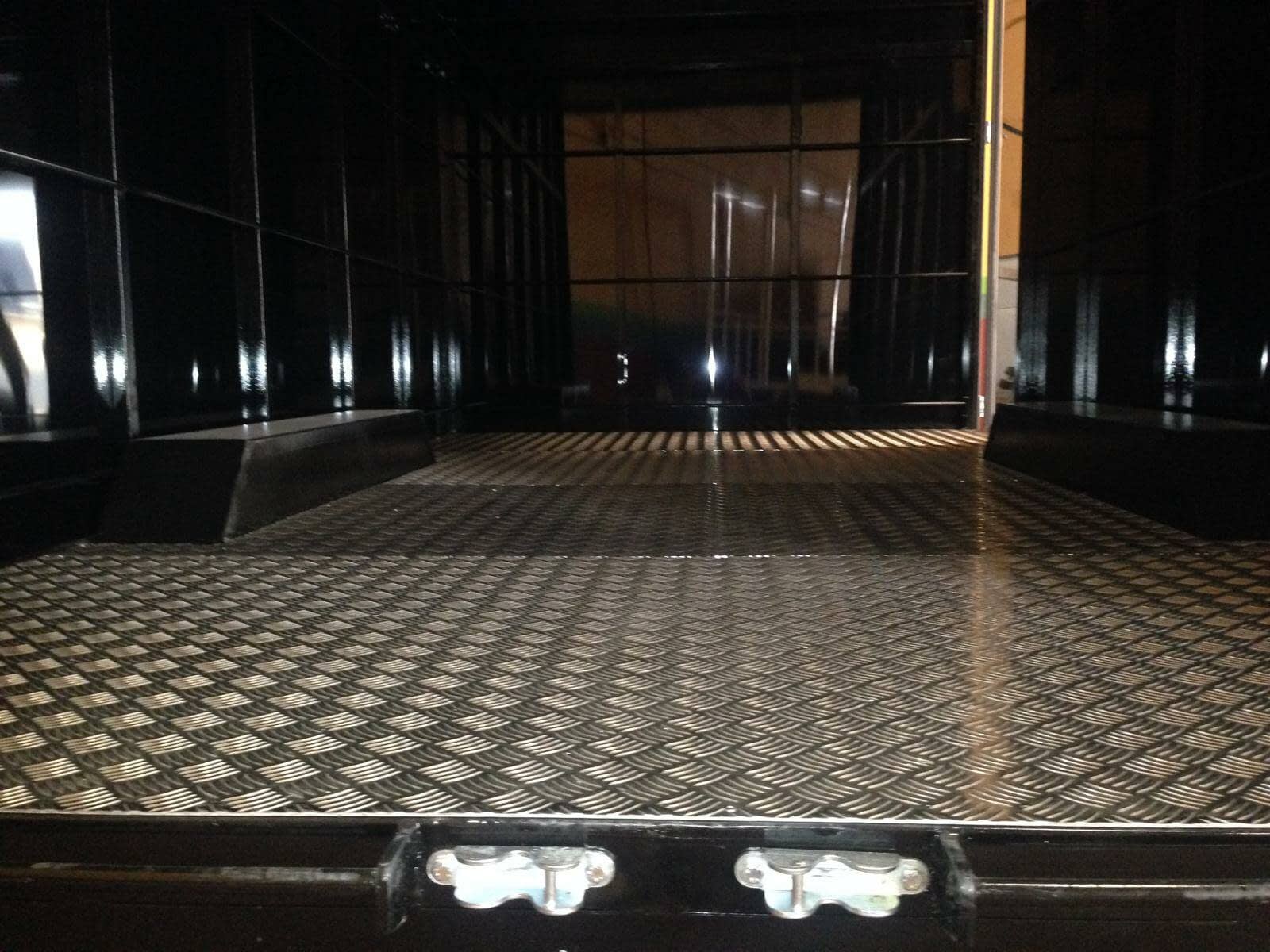 Remolque Caja Cerrada 4000x2000x1930 mm