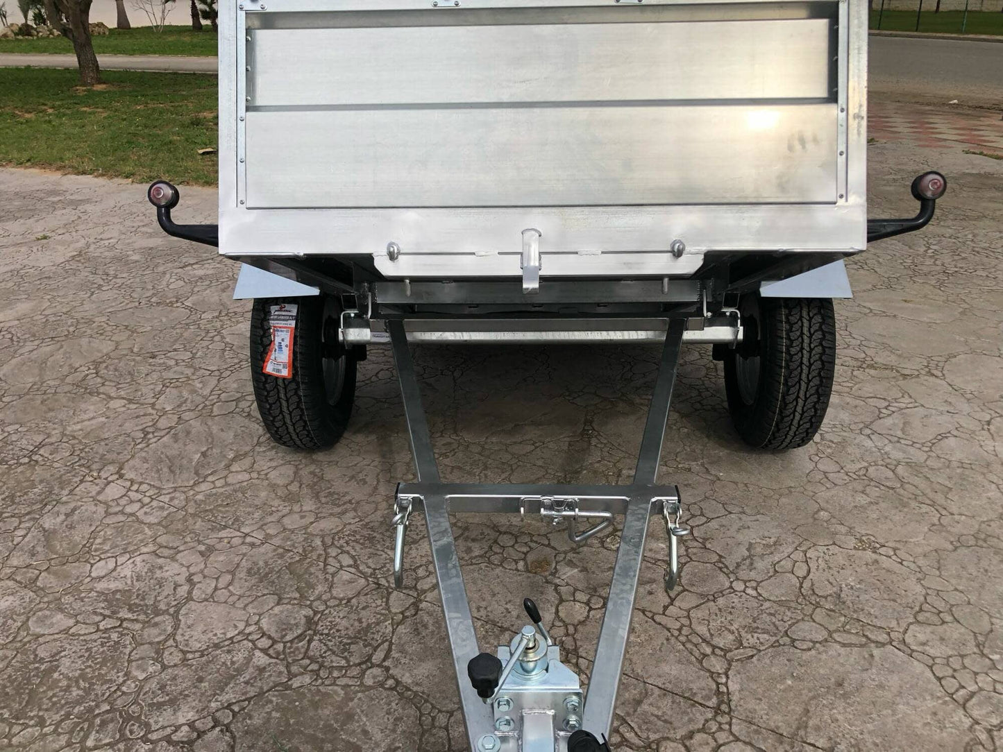 Remolque Basculante por Inercia Todo Terreno con freno